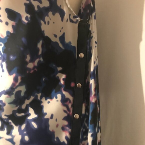 Forenza multi color semi sheer sleeveless top - Picture 2 of 6